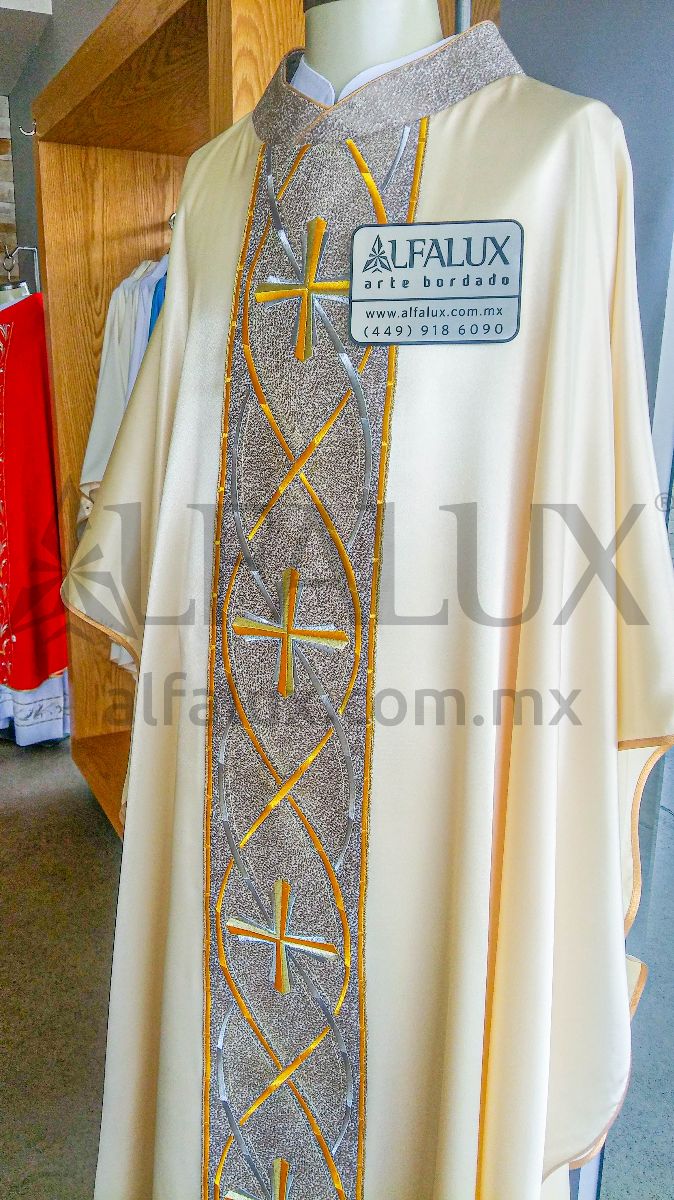 13 REINO Central Brocado Satin Dorado 222